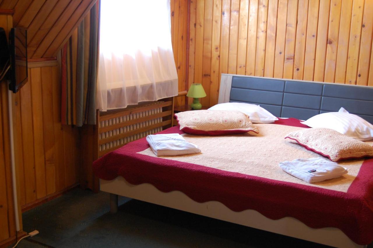 Hotel Bucegi Portile Regatului Pârâul Rece Esterno foto