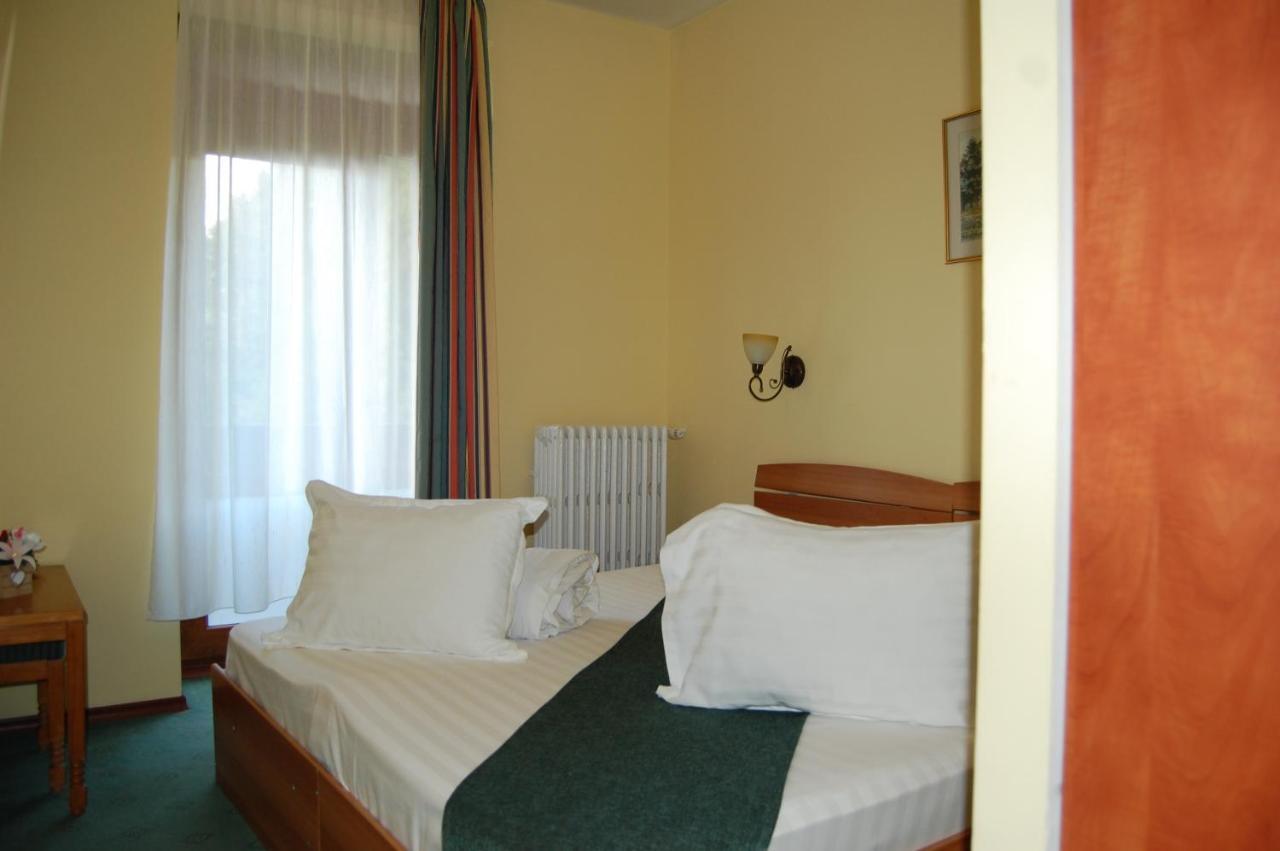 Hotel Bucegi Portile Regatului Pârâul Rece Esterno foto