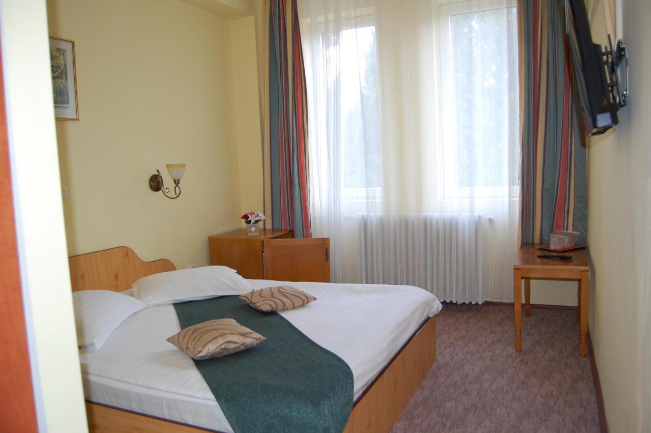 Hotel Bucegi Portile Regatului Pârâul Rece Esterno foto